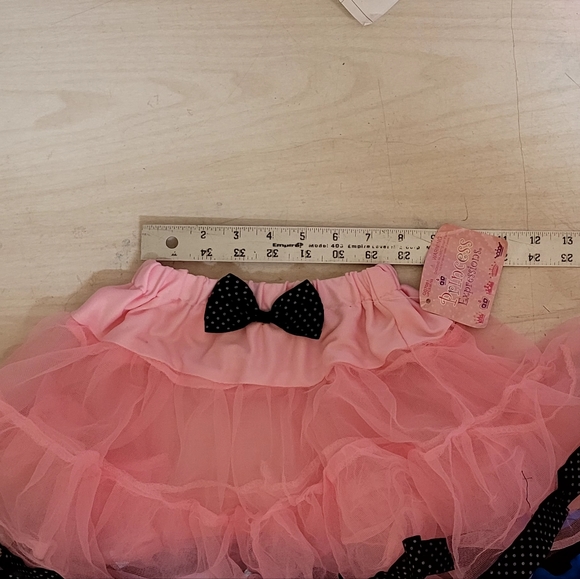 Girls strawberry color tutu - Picture 4 of 5